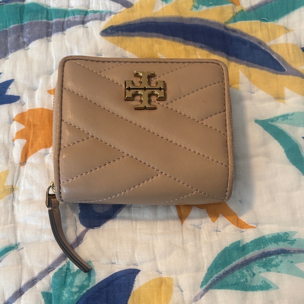 Tory Burch Beige Quilted Zip Wallet with Gold Logo